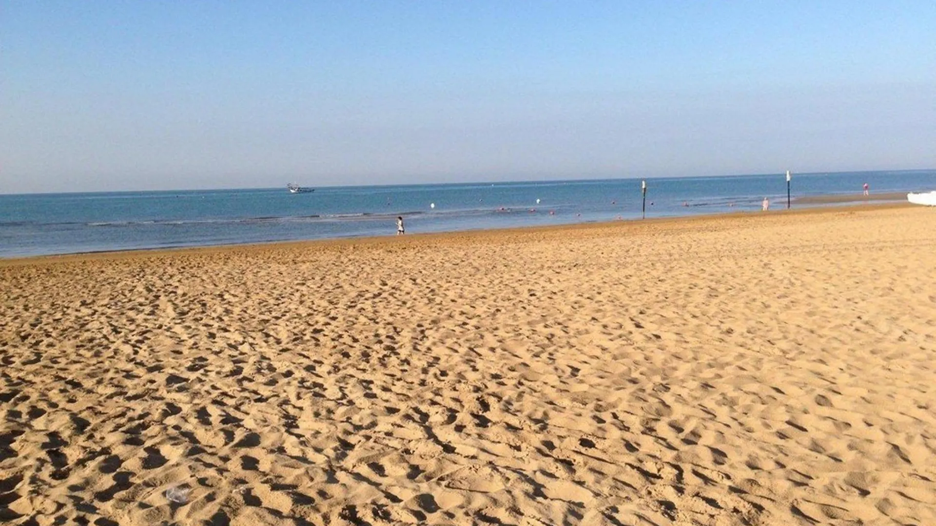 Enjoy Your Holidays From This Magnificent Terrace Bibione 0*,
