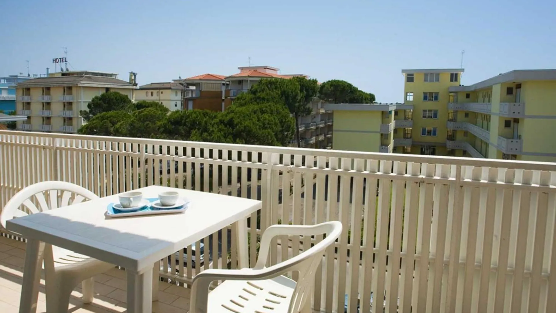 Enjoy Your Holidays From This Magnificent Terrace location